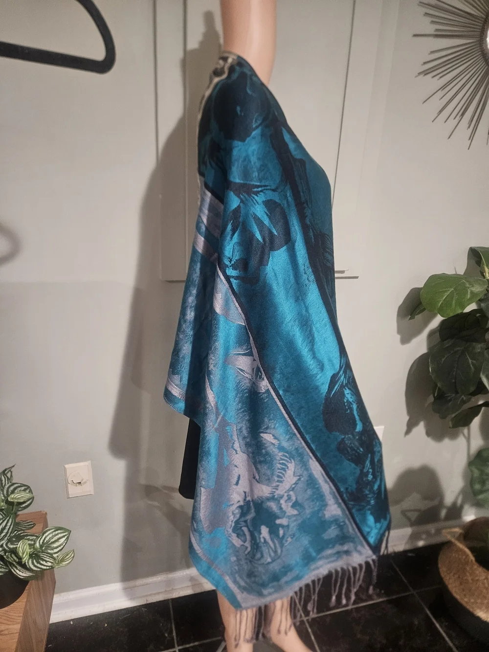 Vintage Ama Waterways Silk Feel Fringe Shawl Wrap Scarf Blue Abstract